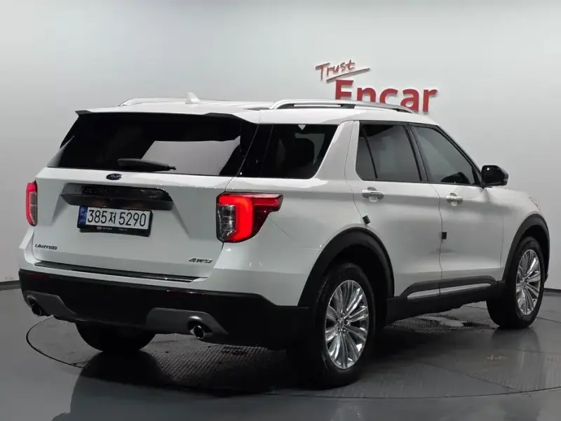2023 Ford Explorer с пробегом 21 715 км