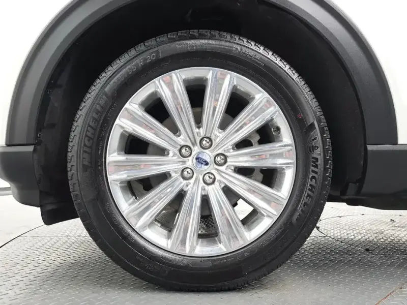 2023 Ford Explorer с пробегом 21 715 км