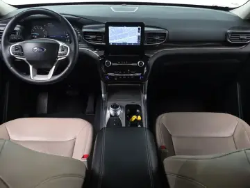 2023 Ford Explorer с пробегом 21 715 км