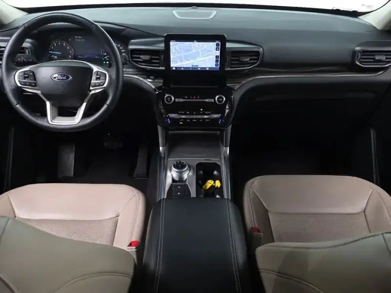 2023 Ford Explorer с пробегом 21 715 км