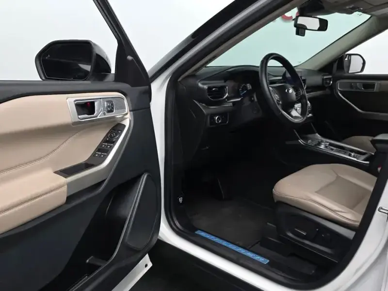 2023 Ford Explorer с пробегом 21 715 км