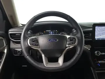 2023 Ford Explorer с пробегом 21 715 км