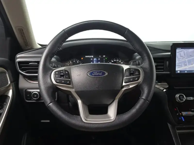 2023 Ford Explorer с пробегом 21 715 км
