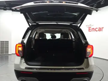 2023 Ford Explorer с пробегом 21 715 км