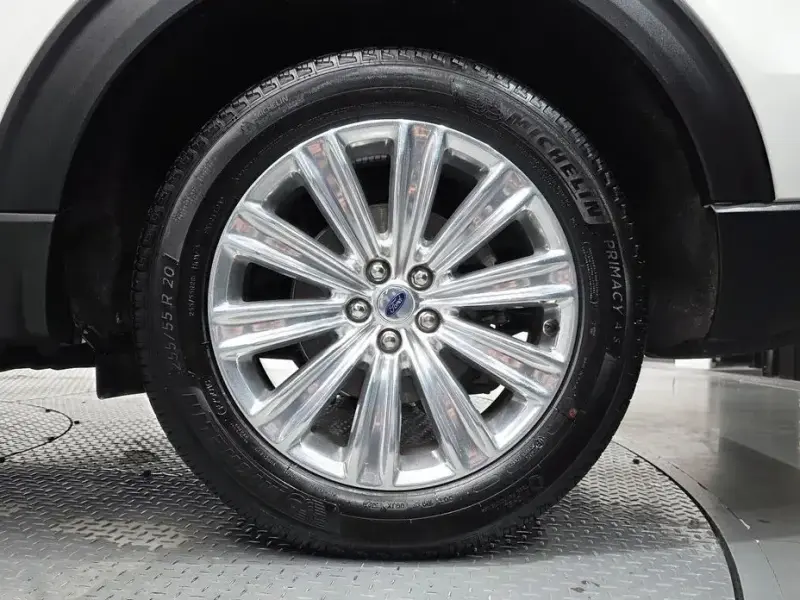 2023 Ford Explorer с пробегом 21 715 км