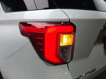 2023 Ford Explorer с пробегом 21 715 км