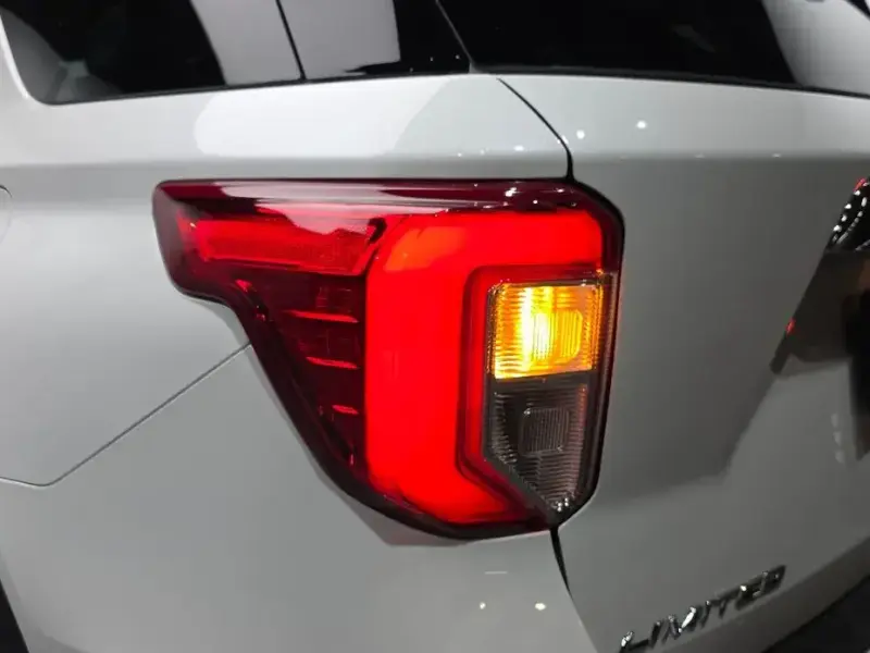 2023 Ford Explorer с пробегом 21 715 км