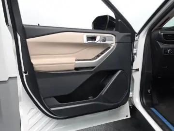 2023 Ford Explorer с пробегом 21 715 км