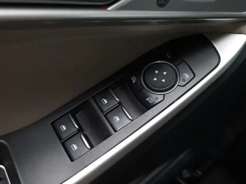 2023 Ford Explorer с пробегом 21 715 км