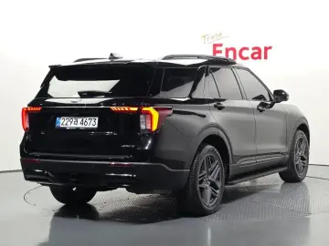 2025 Ford Explorer с пробегом 9 159 км