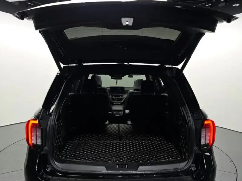 2025 Ford Explorer с пробегом 9 159 км