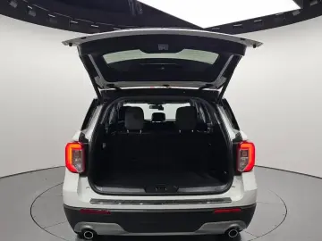 2023 Ford Explorer с пробегом 20 706 км