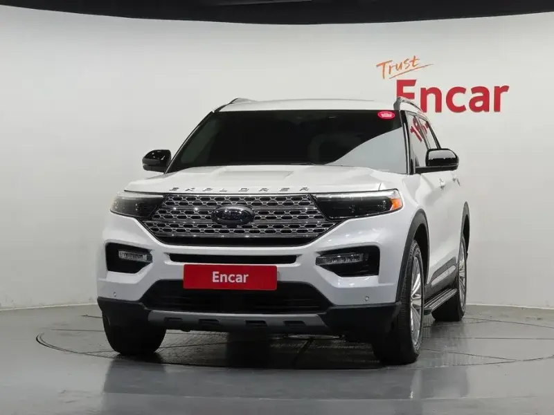 2023 Ford Explorer с пробегом 13 736 км