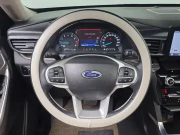 2023 Ford Explorer с пробегом 13 736 км