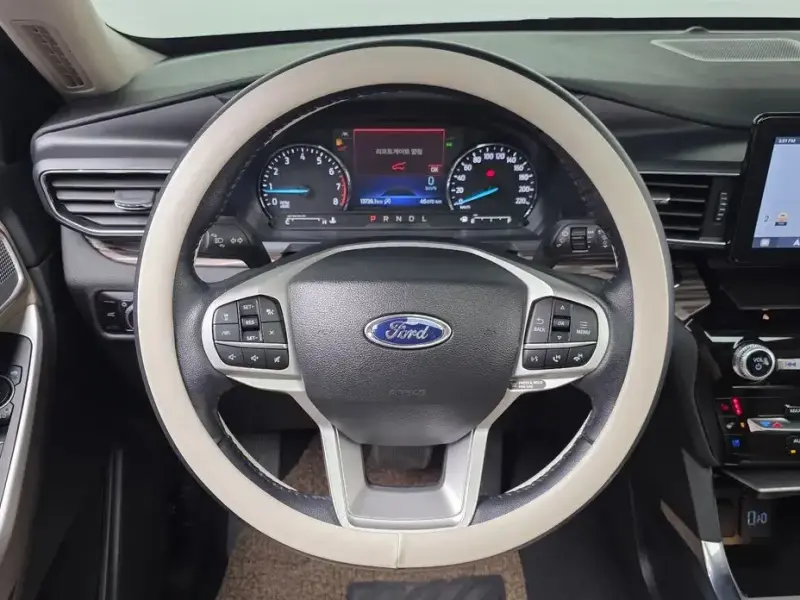 2023 Ford Explorer с пробегом 13 736 км