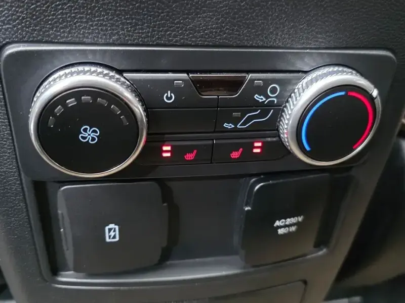 2023 Ford Explorer с пробегом 13 736 км