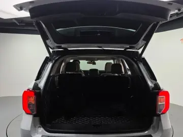 2023 Ford Explorer с пробегом 13 736 км