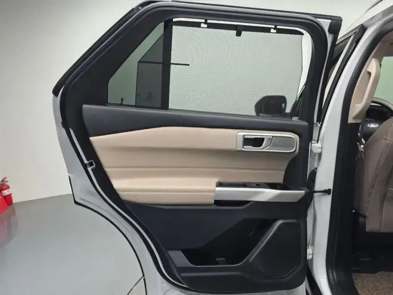 2023 Ford Explorer с пробегом 13 736 км