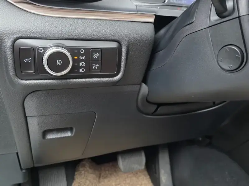 2023 Ford Explorer с пробегом 13 736 км