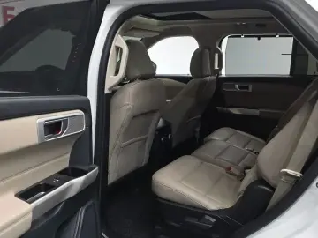 2023 Ford Explorer с пробегом 30 216 км