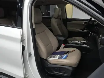 2023 Ford Explorer с пробегом 30 216 км