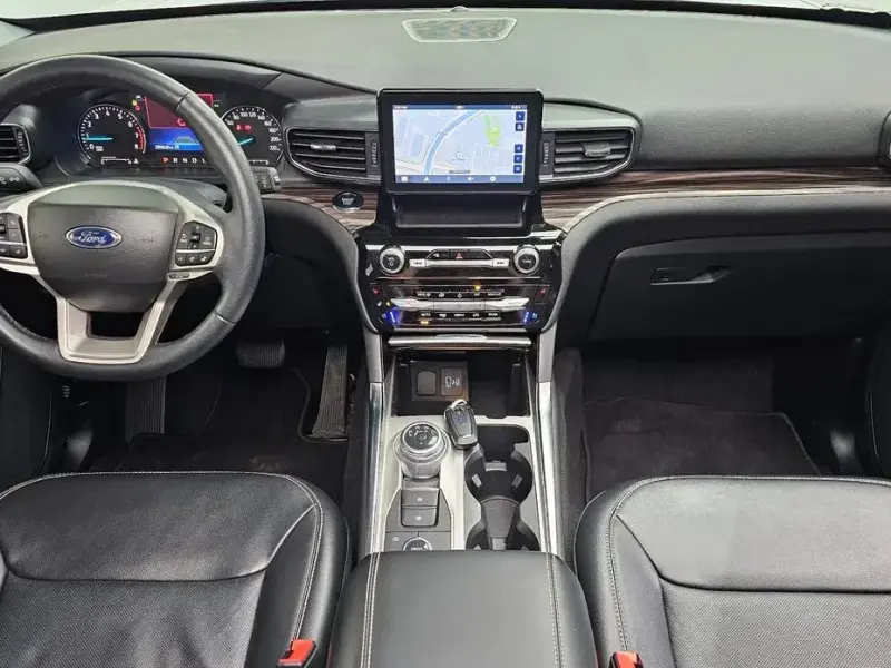 2023 Ford Explorer с пробегом 23 145 км