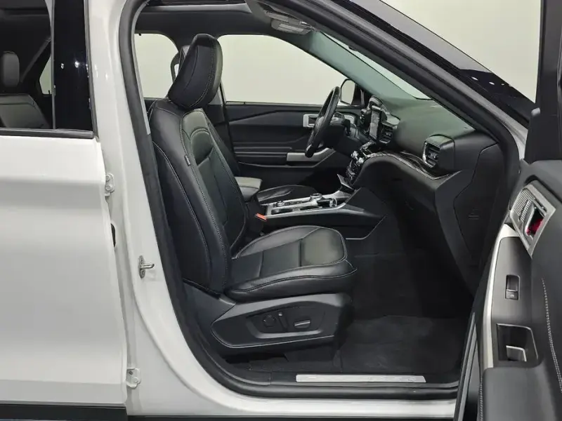 2023 Ford Explorer с пробегом 23 145 км