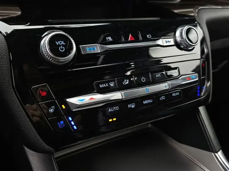 2023 Ford Explorer с пробегом 6 409 км