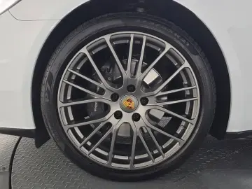 2023 Porsche Panamera с пробегом 46 812 км