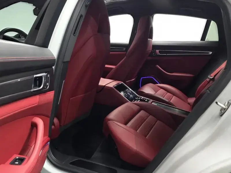 2023 Porsche Panamera с пробегом 46 812 км