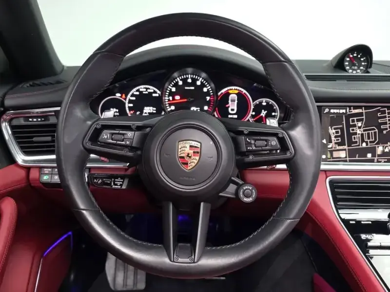 2023 Porsche Panamera с пробегом 46 812 км