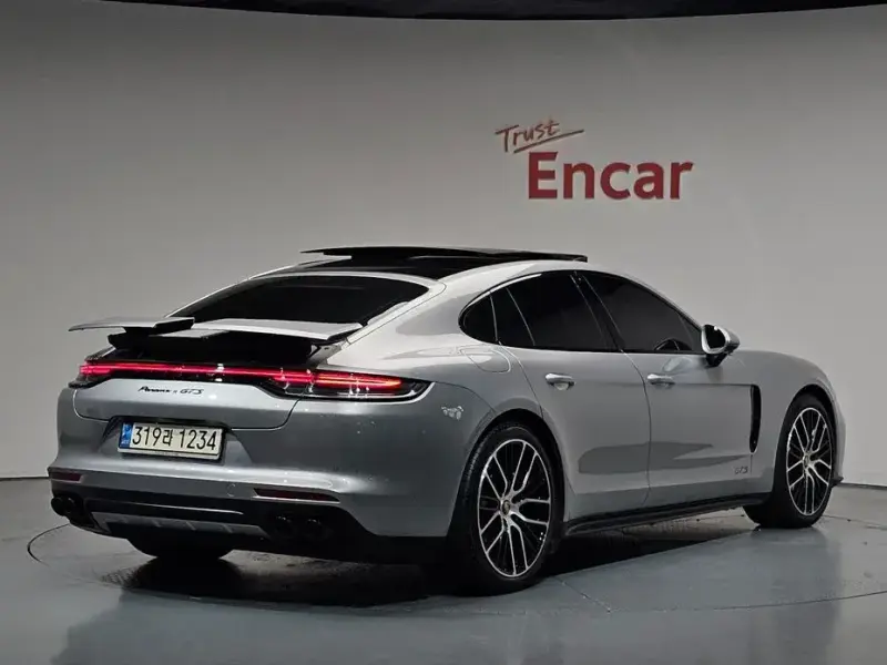 2021 Porsche Panamera с пробегом 48 223 км