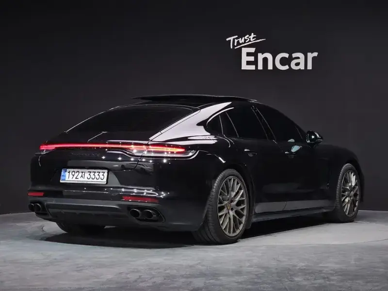 2023 Porsche Panamera с пробегом 15 650 км