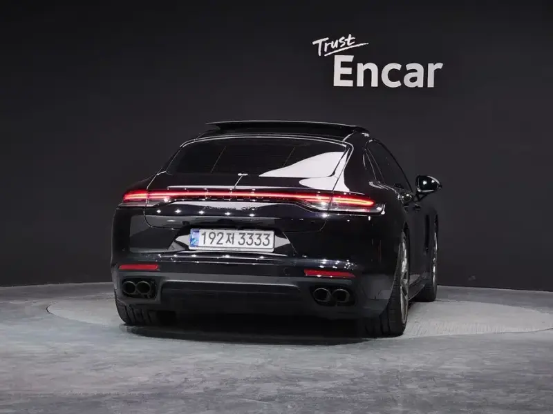 2023 Porsche Panamera с пробегом 15 650 км