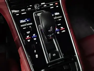 2023 Porsche Panamera с пробегом 15 650 км