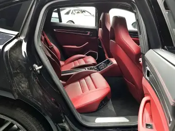 2023 Porsche Panamera с пробегом 15 650 км