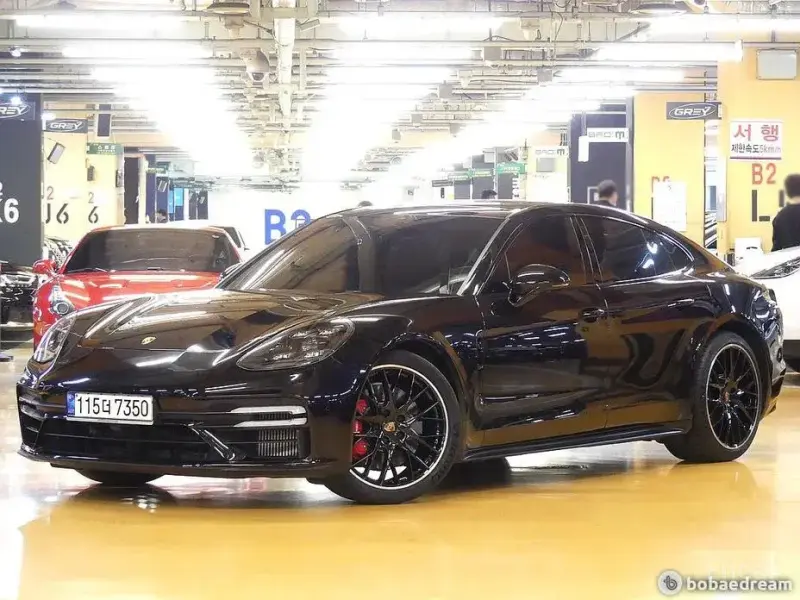 2021 Porsche Panamera с пробегом 46 000 км