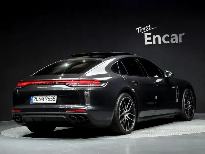 2023 Porsche Panamera с пробегом 38 710 км