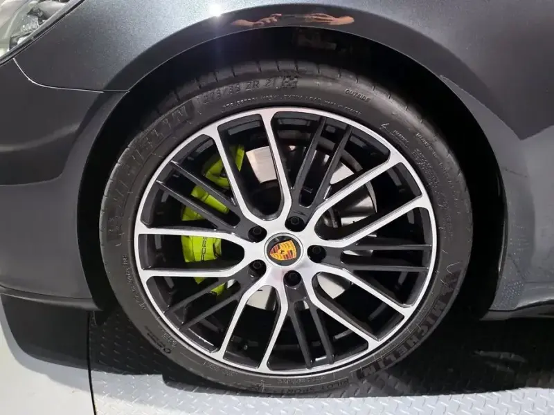 2023 Porsche Panamera с пробегом 38 710 км