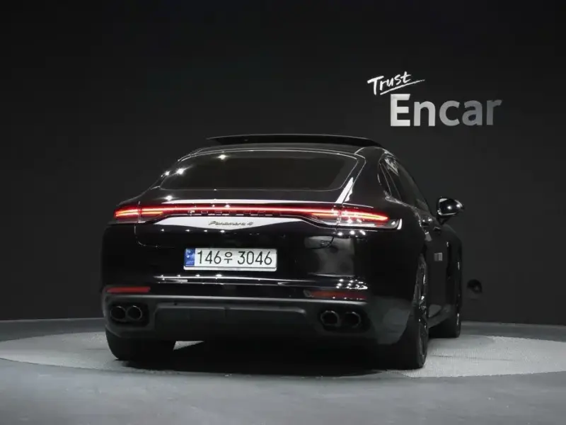 2023 Porsche Panamera с пробегом 23 477 км