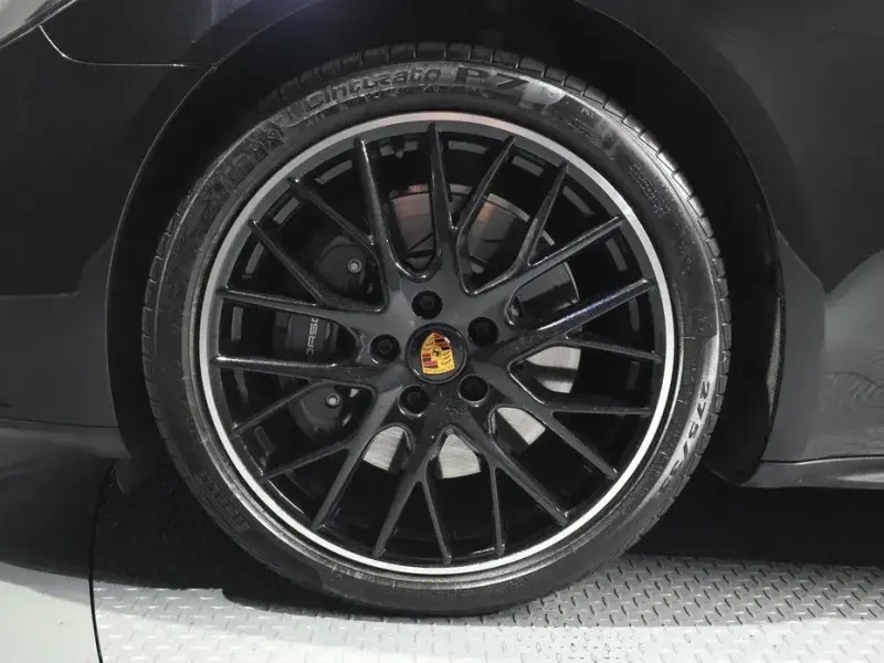 2023 Porsche Panamera с пробегом 23 477 км