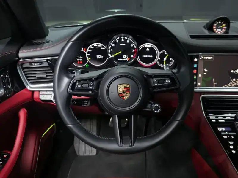 2023 Porsche Panamera с пробегом 38 710 км