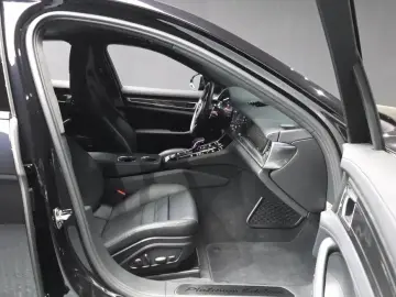 2023 Porsche Panamera с пробегом 23 477 км
