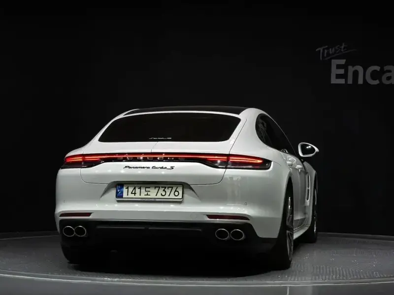 2021 Porsche Panamera с пробегом 21 190 км