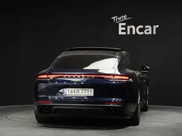 2023 Porsche Panamera с пробегом 43 804 км