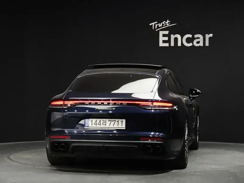 2023 Porsche Panamera с пробегом 43 804 км