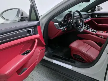 2022 Porsche Panamera с пробегом 26 329 км