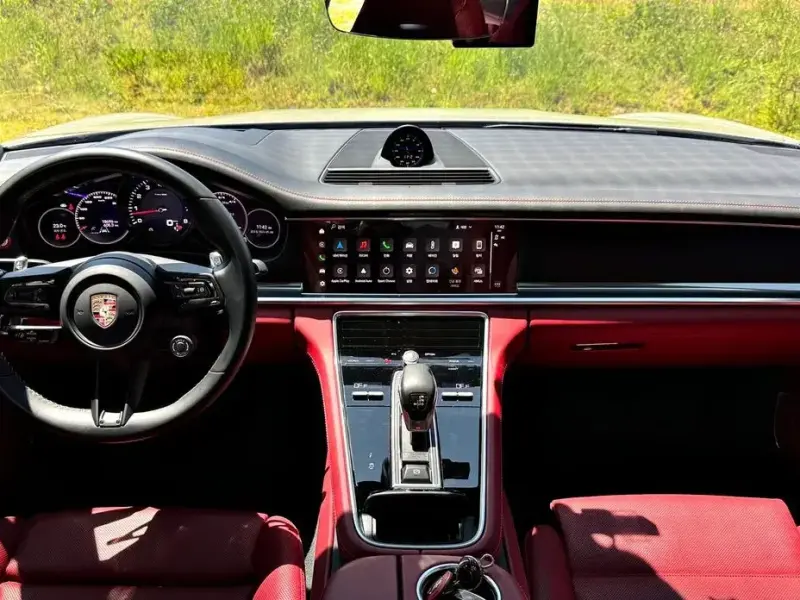 2023 Porsche Panamera с пробегом 18 300 км