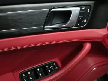 2022 Porsche Panamera с пробегом 26 329 км
