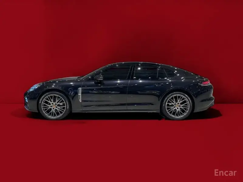 2022 Porsche Panamera с пробегом 36 000 км